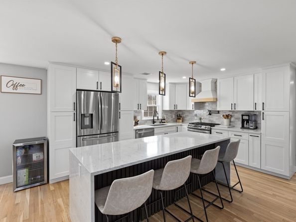 1686 Washington Street, Walpole MA 02081