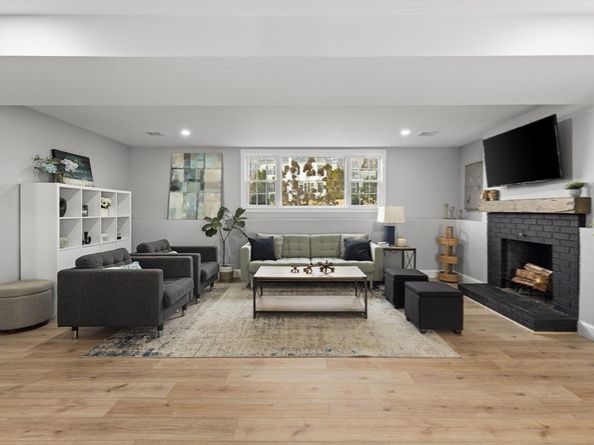 1686 Washington Street, Walpole MA 02081