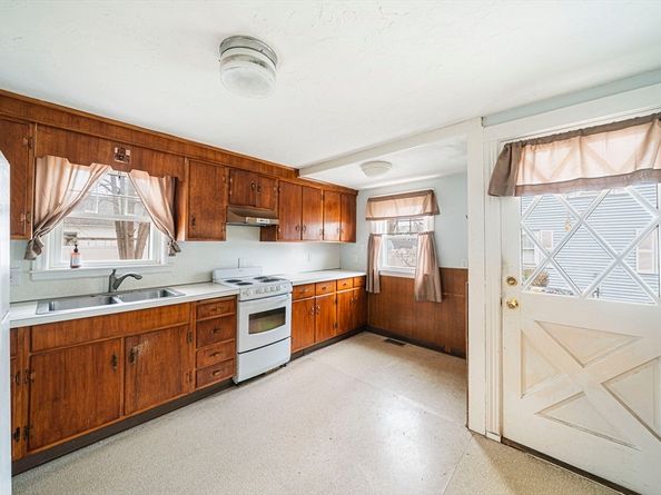 13 Washington Ave, Ashland MA 01721