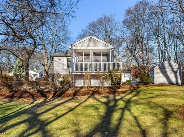 28 Van Norden Rd, Woburn MA 01801