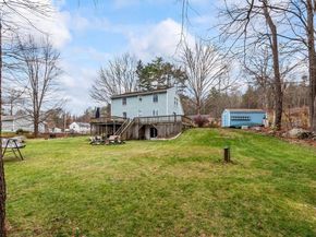 107 Wallace Rd, Sturbridge MA 01566