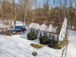 107 Wallace Rd, Sturbridge MA 01566