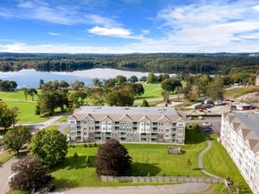 5 Peters Farm Way 207, Westborough MA 01581