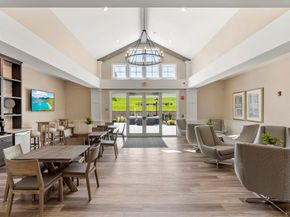 5 Peters Farm Way 207, Westborough MA 01581