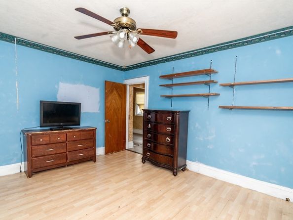 17 Garland Ave, Malden MA 02148