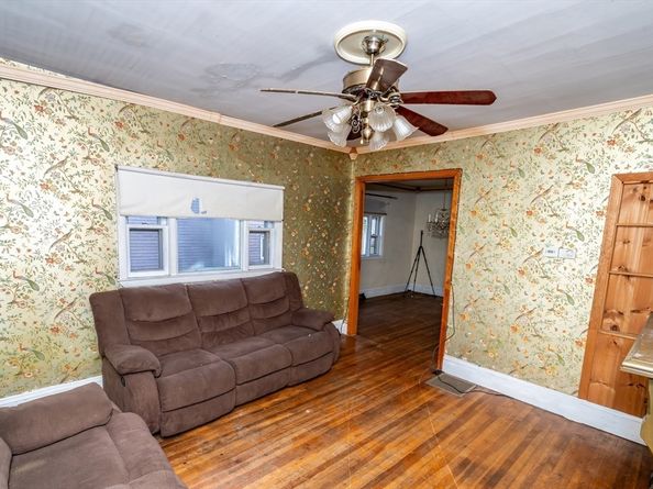 17 Garland Ave, Malden MA 02148