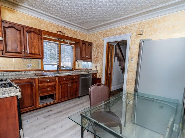 17 Garland Ave, Malden MA 02148