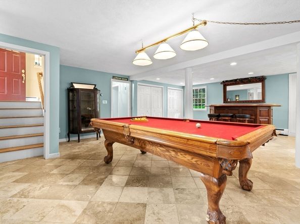 16 W Tapley Rd, Lynnfield MA 01940