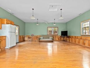 16 W Tapley Rd, Lynnfield MA 01940