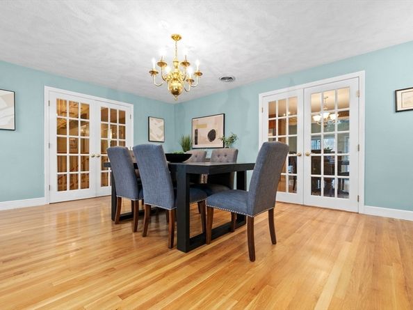 16 W Tapley Rd, Lynnfield MA 01940