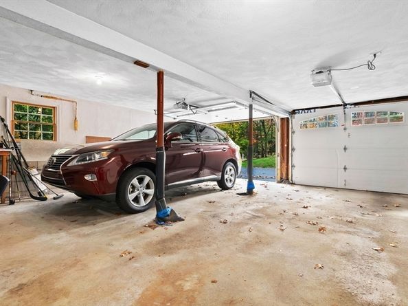 16 W Tapley Rd, Lynnfield MA 01940