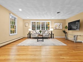 16 W Tapley Rd, Lynnfield MA 01940