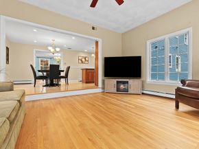 16 W Tapley Rd, Lynnfield MA 01940