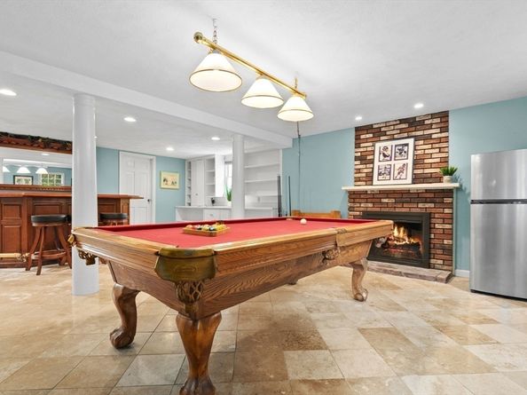 16 W Tapley Rd, Lynnfield MA 01940