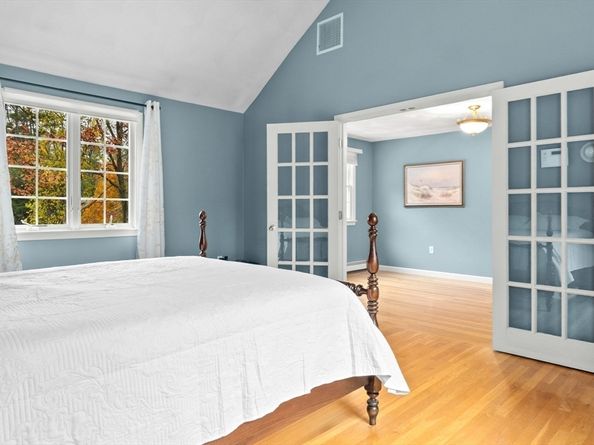 16 W Tapley Rd, Lynnfield MA 01940