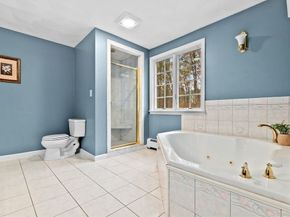 16 W Tapley Rd, Lynnfield MA 01940