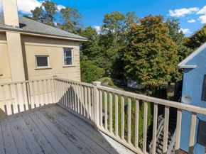 20 Railroad Ave, Rockport MA 01966