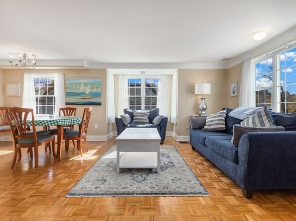 20 Railroad Ave, Rockport MA 01966