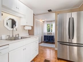 20 Railroad Ave, Rockport MA 01966