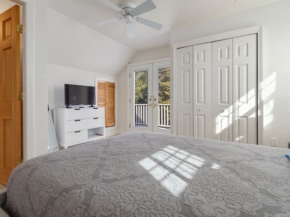 20 Railroad Ave, Rockport MA 01966