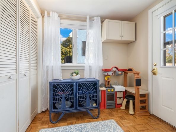 20 Railroad Ave, Rockport MA 01966