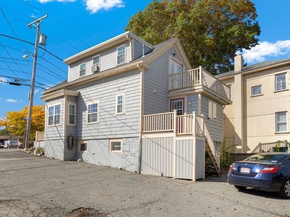 20 Railroad Ave, Rockport MA 01966