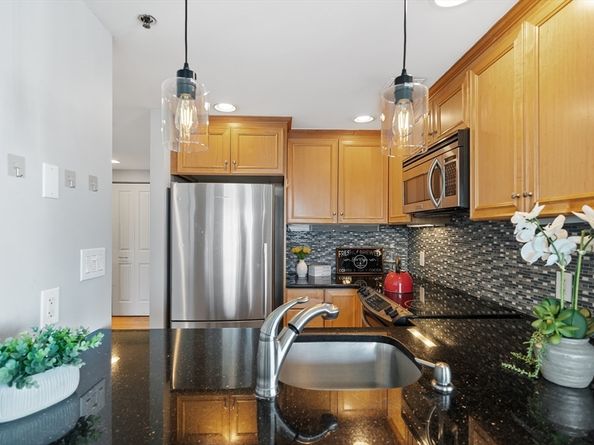 8-10 Museum Way 1429, Cambridge MA 02141