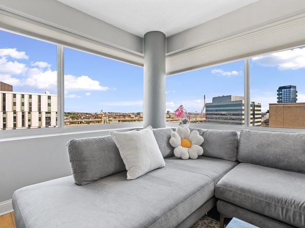 8-10 Museum Way 1429, Cambridge MA 02141