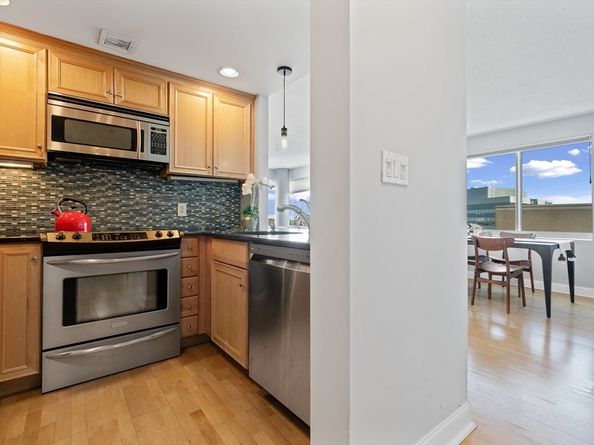 8-10 Museum Way 1429, Cambridge MA 02141