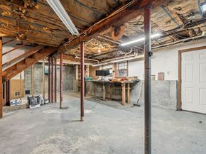 82 Lenox St, Quincy MA 02169