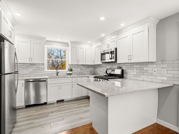 82 Lenox St, Quincy MA 02169