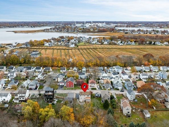 82 Lenox St, Quincy MA 02169