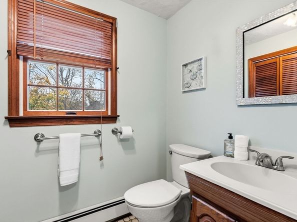 82 Lenox St, Quincy MA 02169