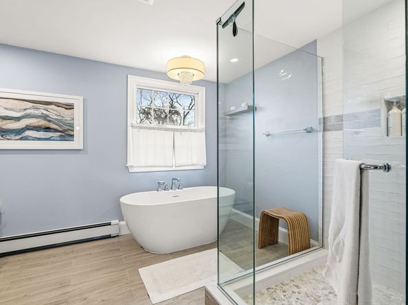 82 Lenox St, Quincy MA 02169