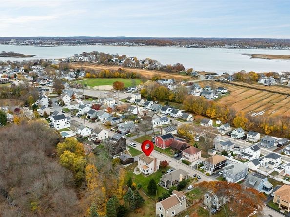 82 Lenox St, Quincy MA 02169