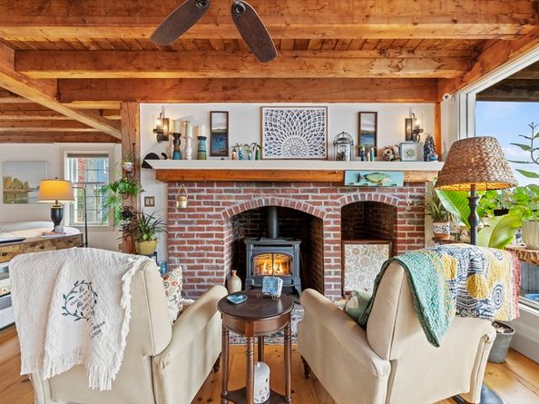 47 Faye Ave, Middleboro MA 02346