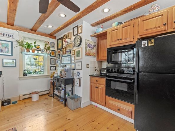 47 Faye Ave, Middleboro MA 02346