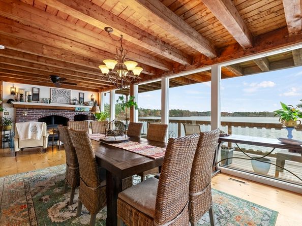 47 Faye Ave, Middleboro MA 02346