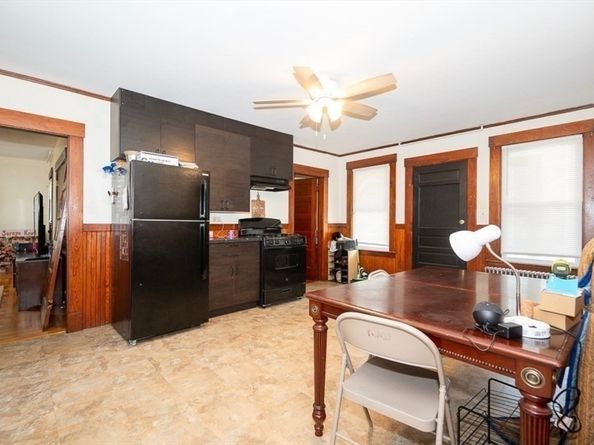 219 Charlton St, Southbridge MA 01550