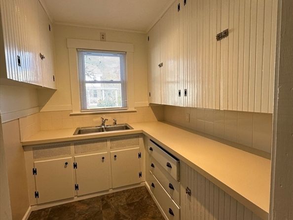 219 Charlton St, Southbridge MA 01550