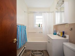 219 Charlton St, Southbridge MA 01550