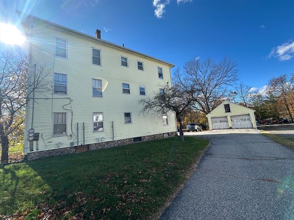 219 Charlton St, Southbridge MA 01550