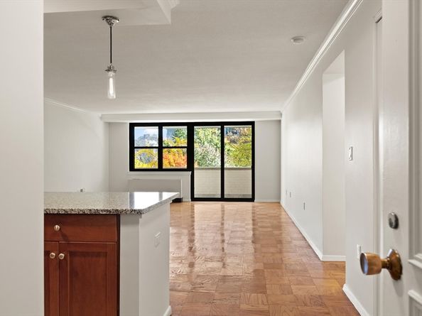 2 Hawthorne Place 5H, Boston MA 02114