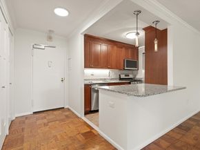 2 Hawthorne Place 5H, Boston MA 02114