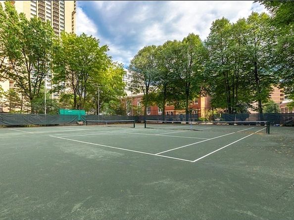 2 Hawthorne Place 5H, Boston MA 02114