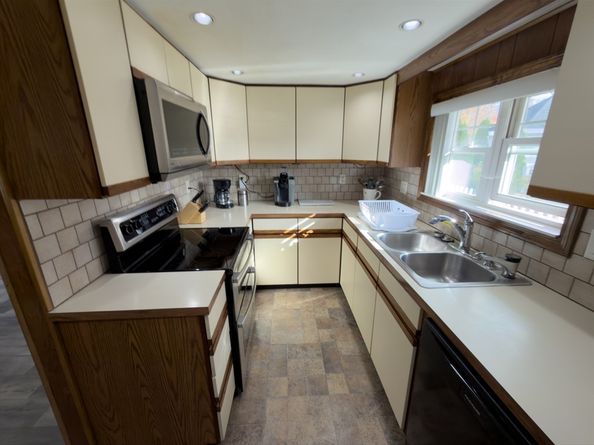 81 Dixon Rd, Brockton MA 02302