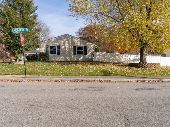 81 Dixon Rd, Brockton MA 02302