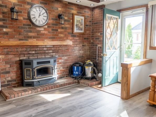 81 Dixon Rd, Brockton MA 02302