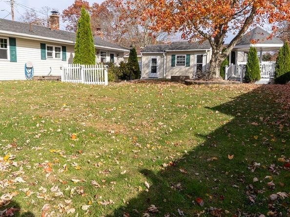 81 Dixon Rd, Brockton MA 02302