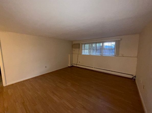 28 Williamsburg Ct 2, Shrewsbury MA 01545